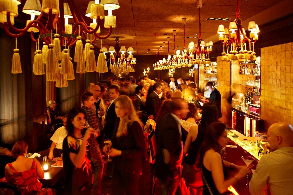 Vi reserver gjerne en nattklubb eller lounge for dere